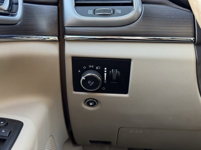 Used 2018 Jeep Grand Cherokee Overland image 32