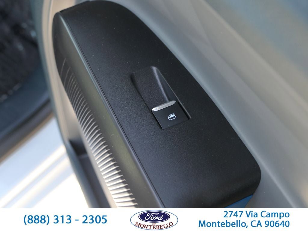 Used 2026 Ford Maverick Lobo AWD/4WD image 27