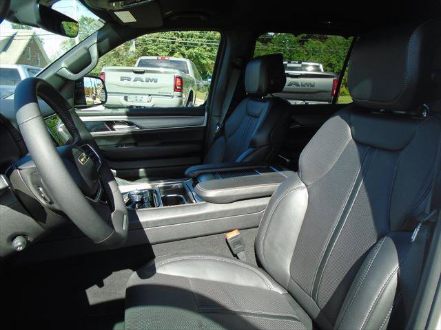 Certified 2025 Jeep Wagoneer Series II w/ Convenience Group I AWD/4WD image 7