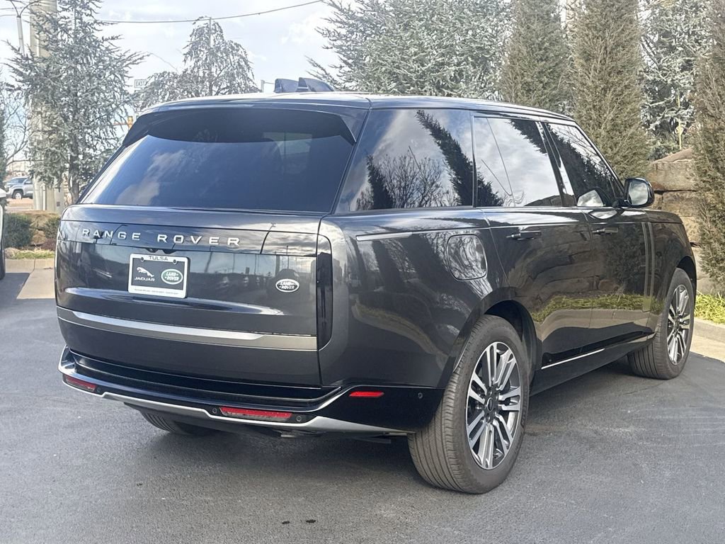 Certified 2023 Land Rover Range Rover SE image 5