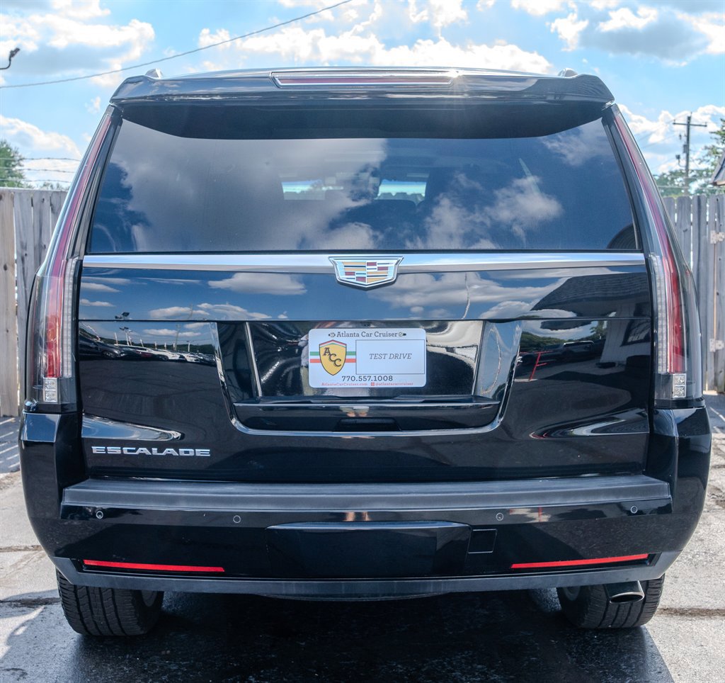 Used 2016 Cadillac Escalade Luxury image 4