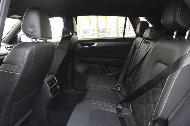 Used 2025 Volkswagen Atlas Cross Sport SE image 23