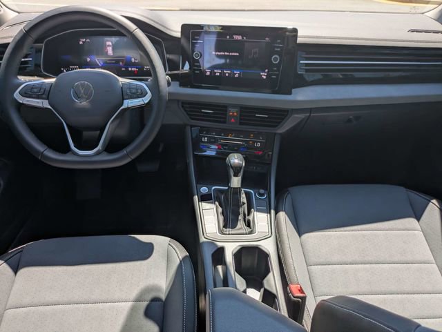 Used 2025 Volkswagen Jetta SE image 15