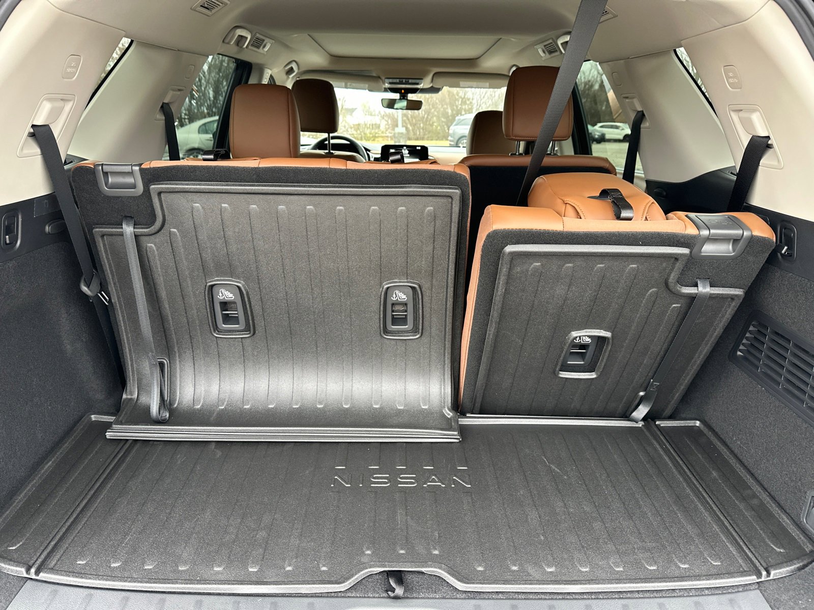 New 2025 Nissan Pathfinder Platinum w/ Lighting Package (N92) image 19