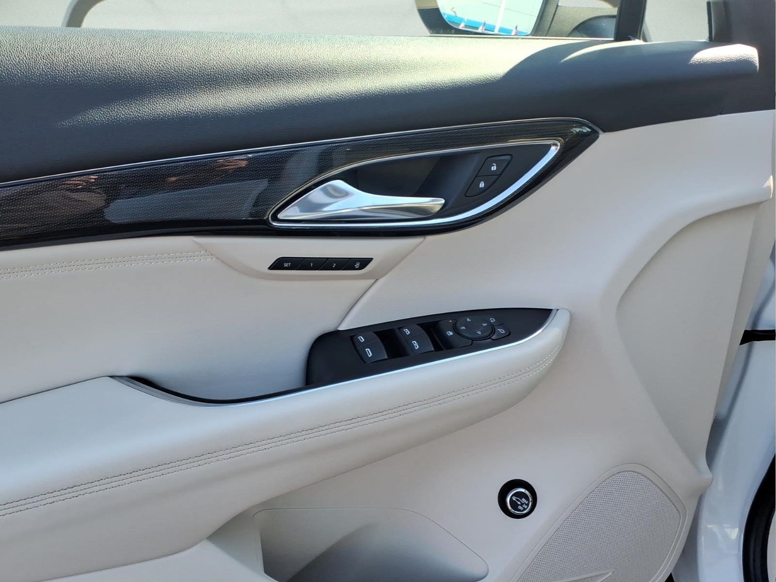 Certified 2023 Buick Envision Essence AWD/4WD image 9