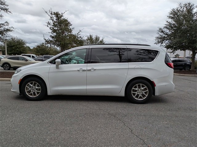 Used 2022 Chrysler Pacifica Touring-L w/ Uconnect Theater Family Group image 6