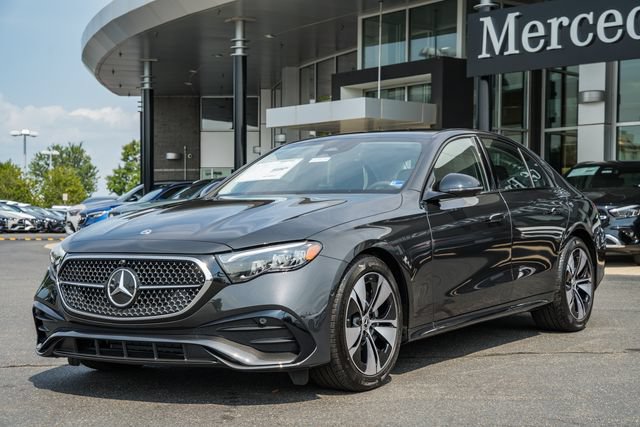 New 2027 Mercedes-Benz E 350 4MATIC Sedan image 3