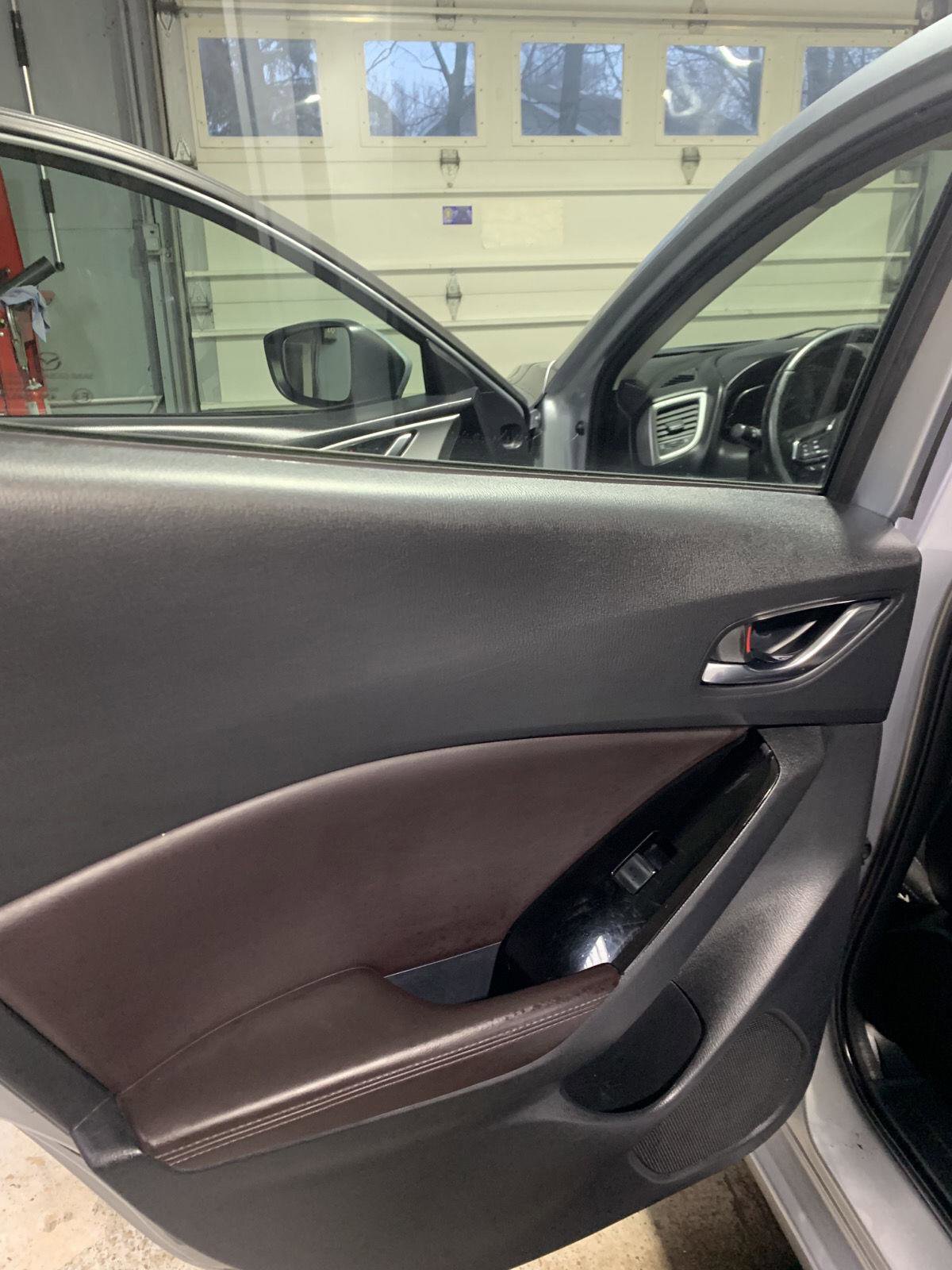 Used 2018 MAZDA MAZDA3 Touring image 31