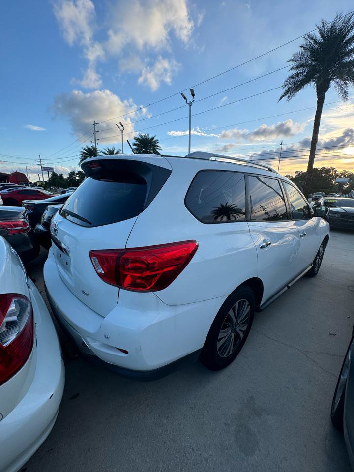 Used 2017 Nissan Pathfinder SV FWD image 5