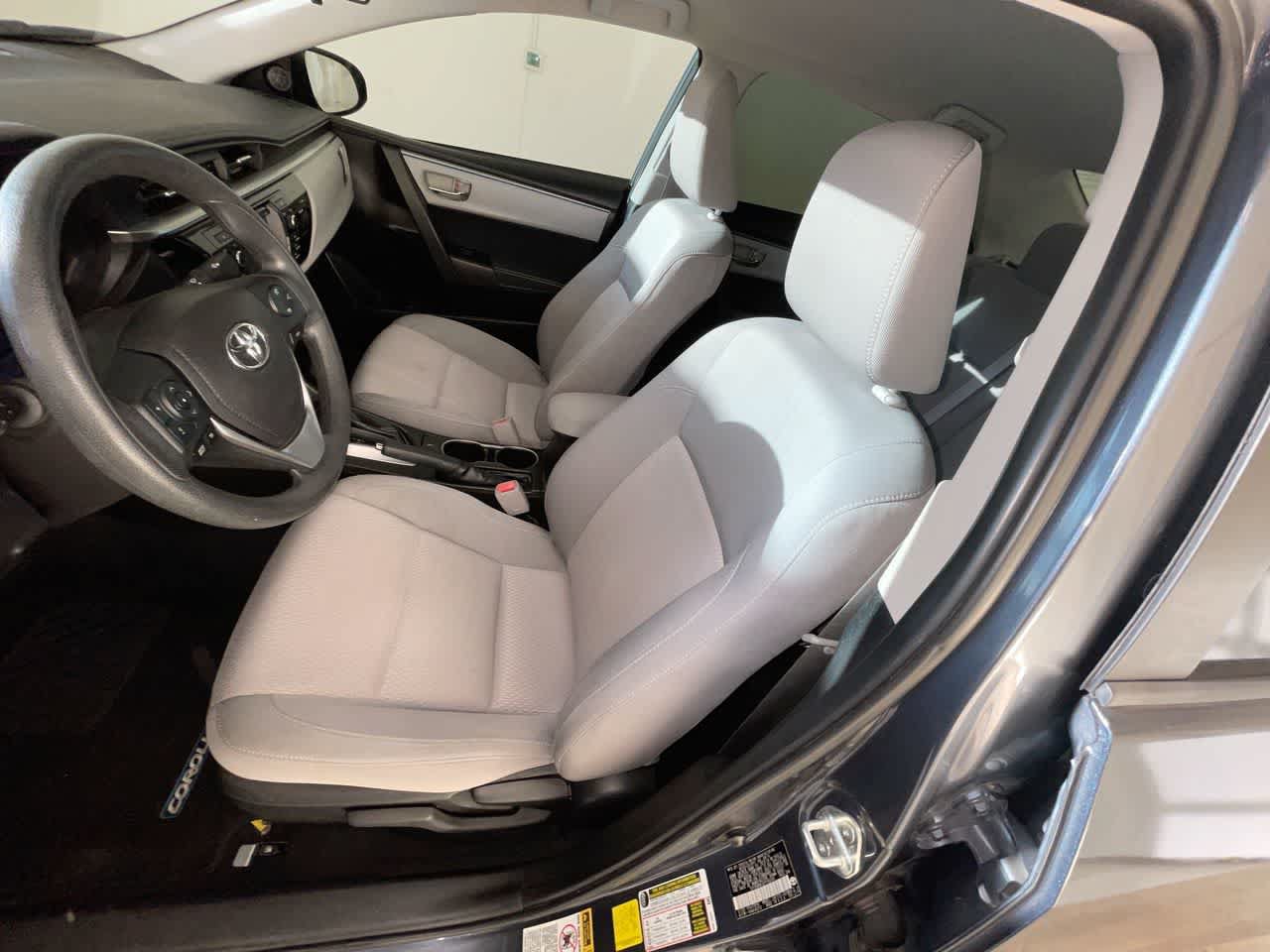 Used 2015 Toyota Corolla LE FWD image 11