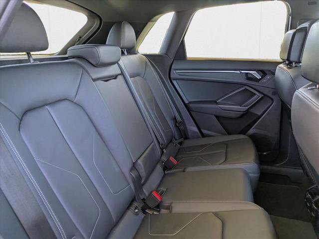Used 2023 Audi Q3 2.0T Premium image 18