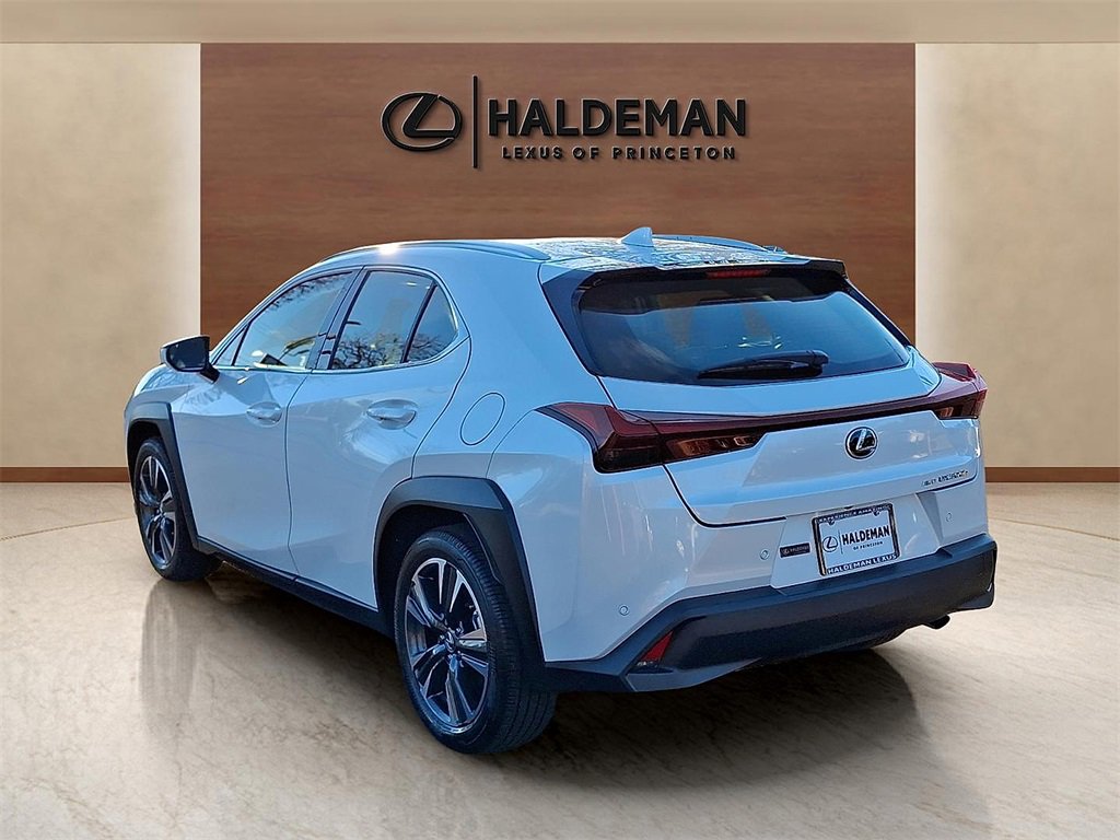 Used 2025 Lexus UX 300h AWD image 5