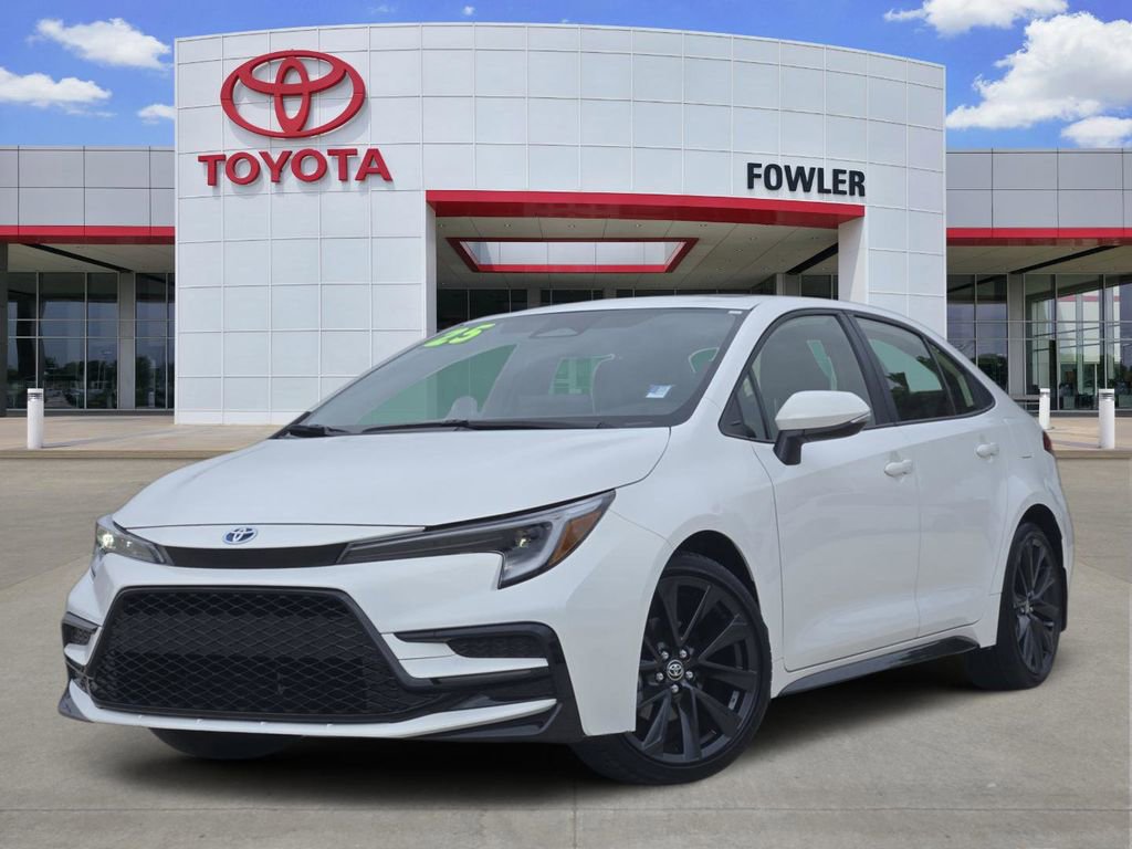 Used 2025 Toyota Corolla SE w/ SE Premium Package image 1