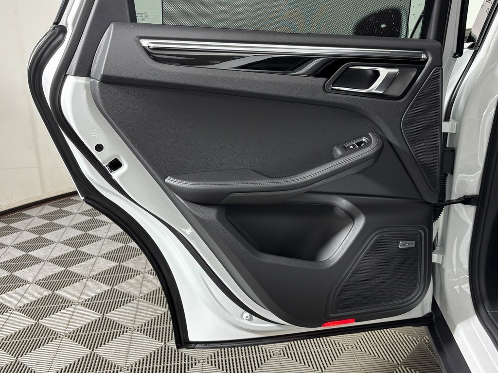 New 2026 Porsche Macan S image 32