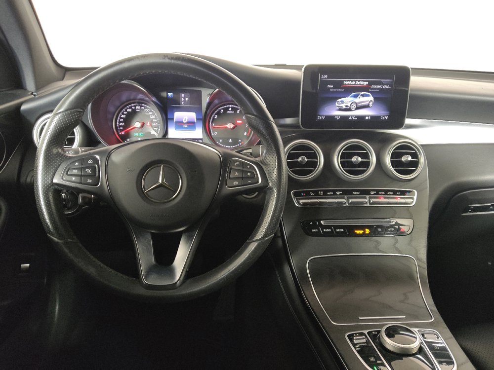Used 2018 Mercedes-Benz GLC 300 w/ Premium Package image 22