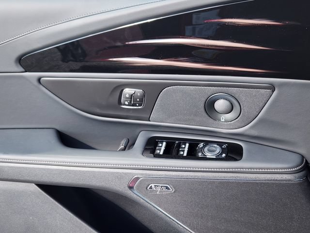 New 2026 Lincoln Nautilus Reserve w/ Jet Appearance Package AWD/4WD image 9