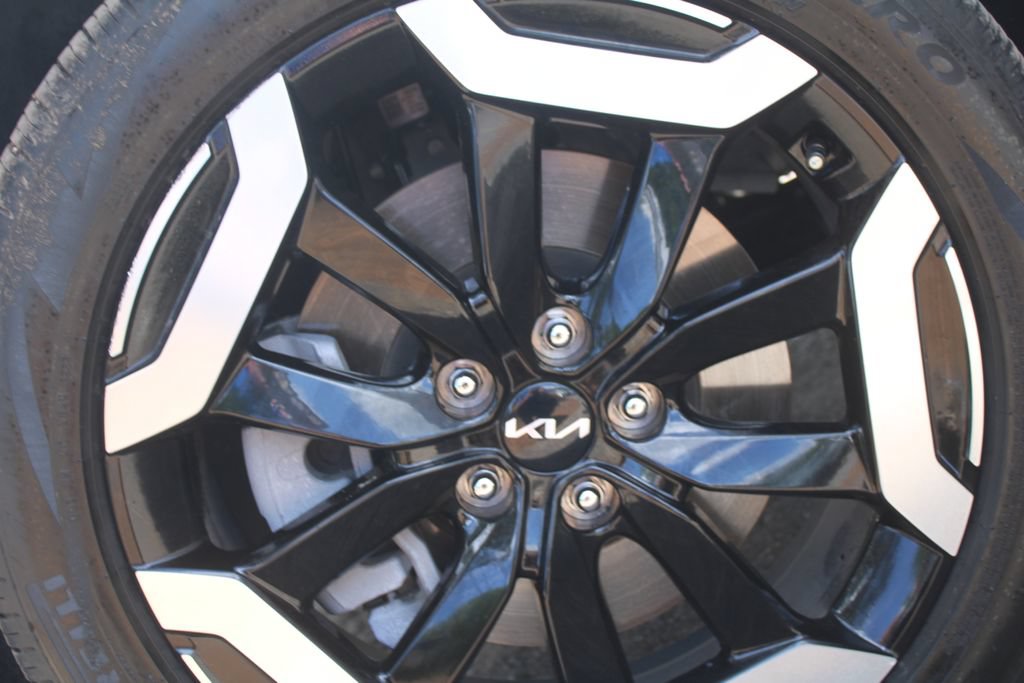 Certified 2024 Kia Telluride EX w/ EX Captain's Chair Package FWD image 19
