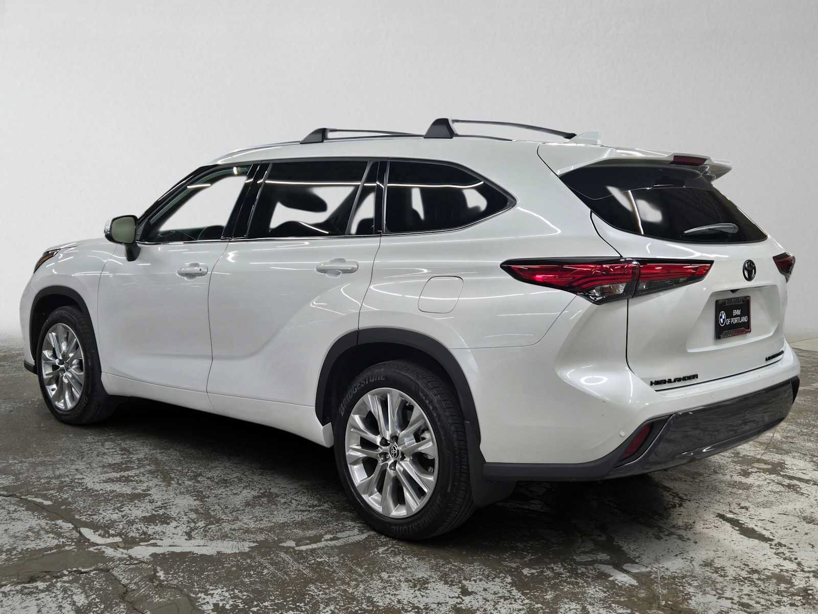 Used 2022 Toyota Highlander Limited AWD/4WD image 5