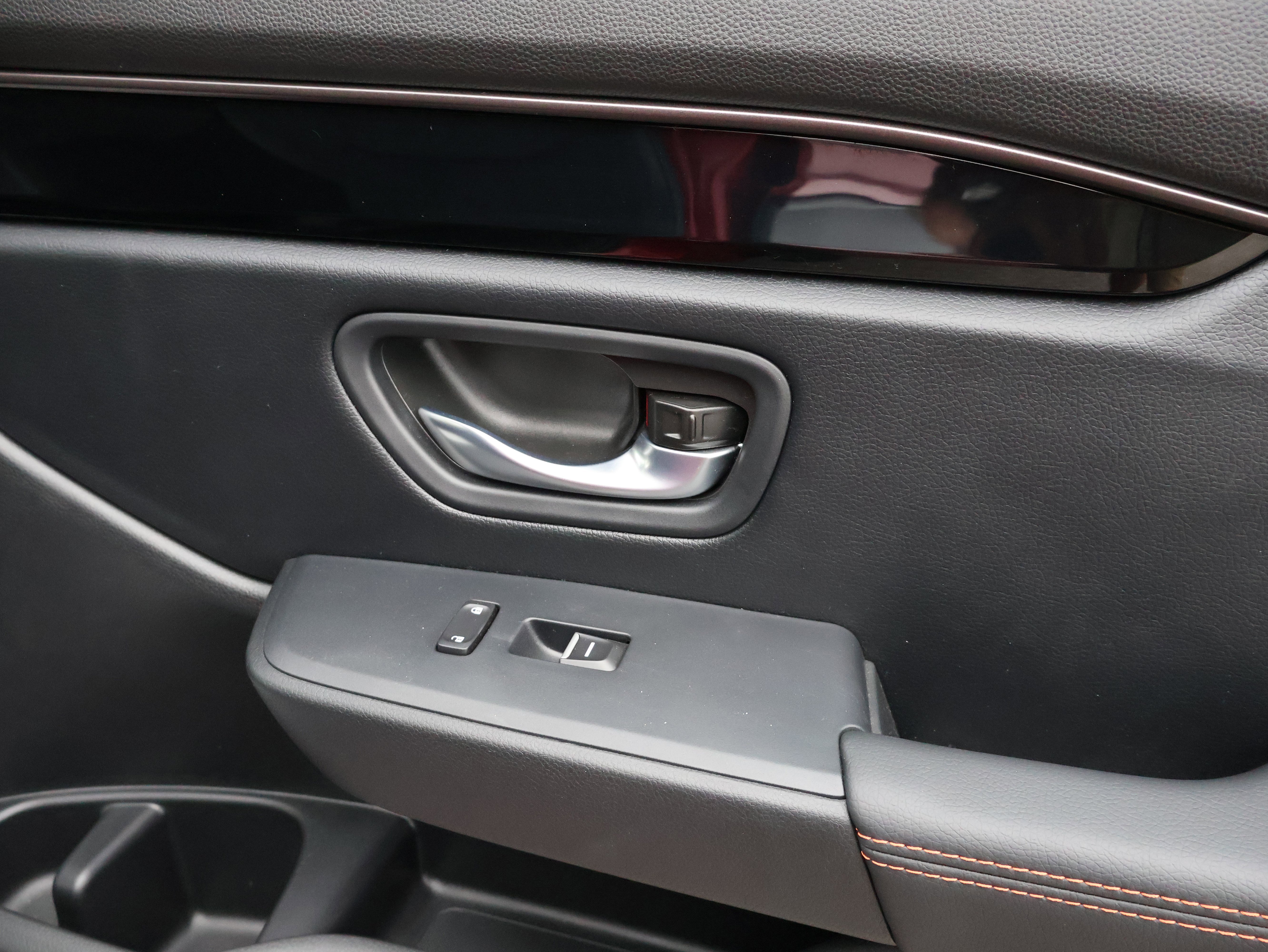 Used 2025 Honda Pilot TrailSport image 8