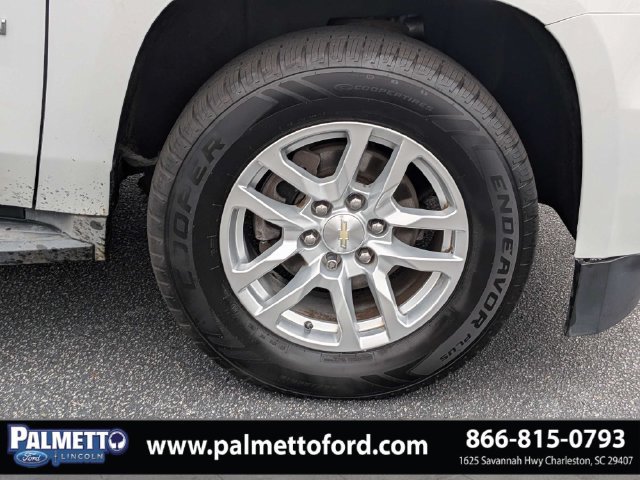 Used 2016 Chevrolet Suburban LT RWD image 11