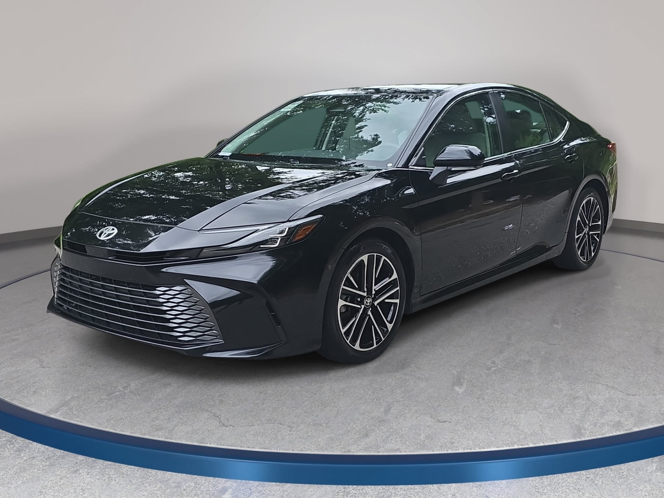 Used 2025 Toyota Camry XLE