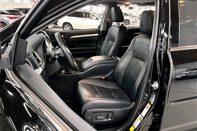 Used 2019 Toyota Highlander XLE image 20