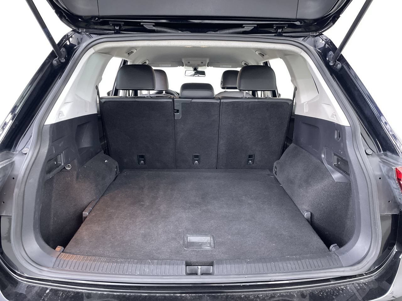 Used 2021 Volkswagen Tiguan SE AWD/4WD image 23