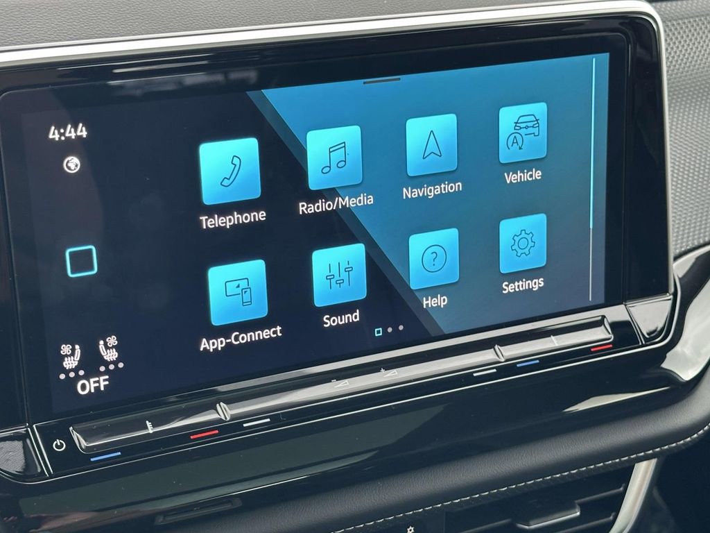 Certified 2025 Volkswagen Atlas Cross Sport SEL R-Line image 29