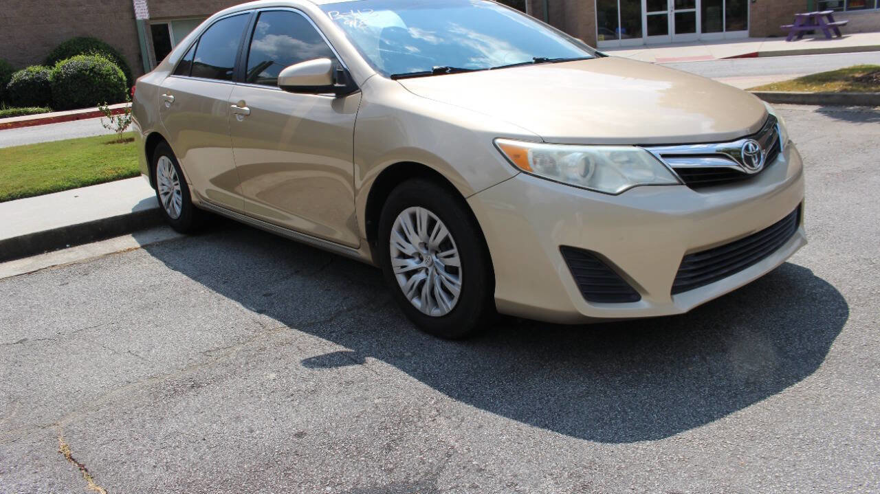 Used 2012 Toyota Camry LE image 3
