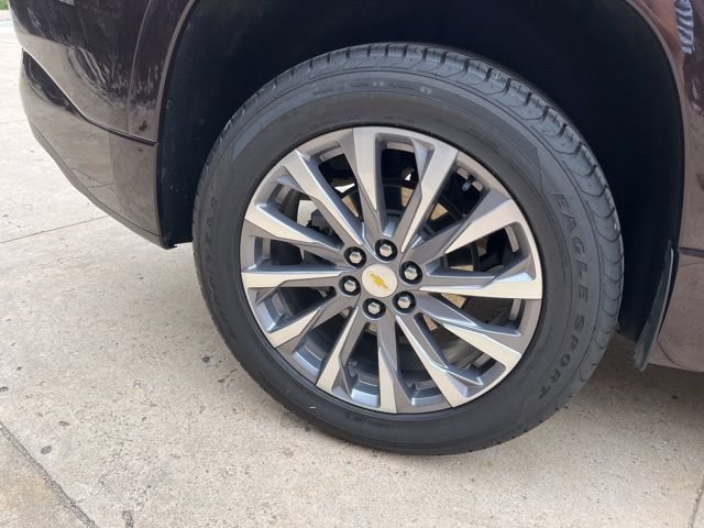 Used 2023 Chevrolet Traverse Premier w/ LPO, Floor Liner Package FWD image 37