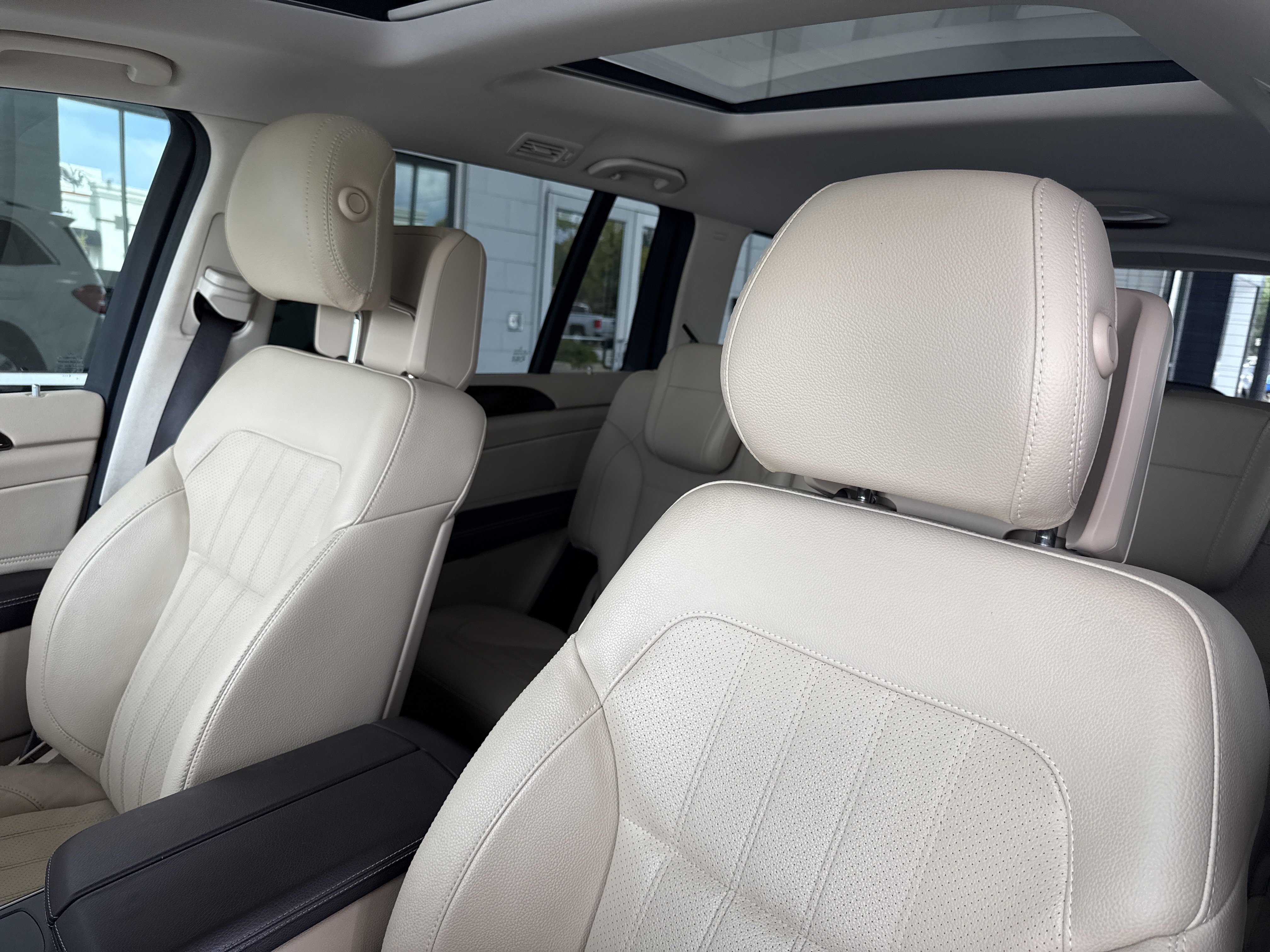 Used 2019 Mercedes-Benz GLS 450 4MATIC image 22