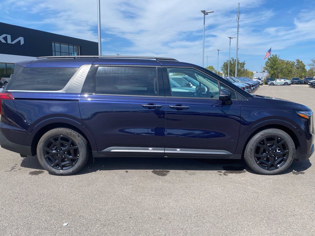 New 2027 Kia Carnival EX FWD image 8