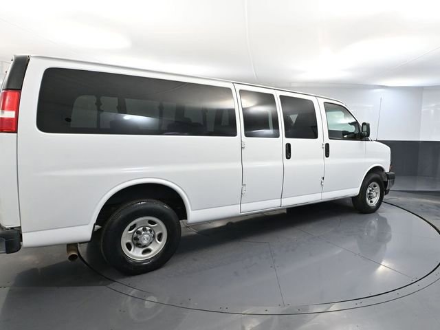 Used 2017 Chevrolet Express 3500 LT w/ LT Preferred Equipment Group image 4