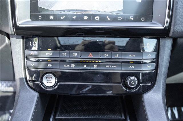 Used 2020 Jaguar F-PACE Premium AWD/4WD image 18
