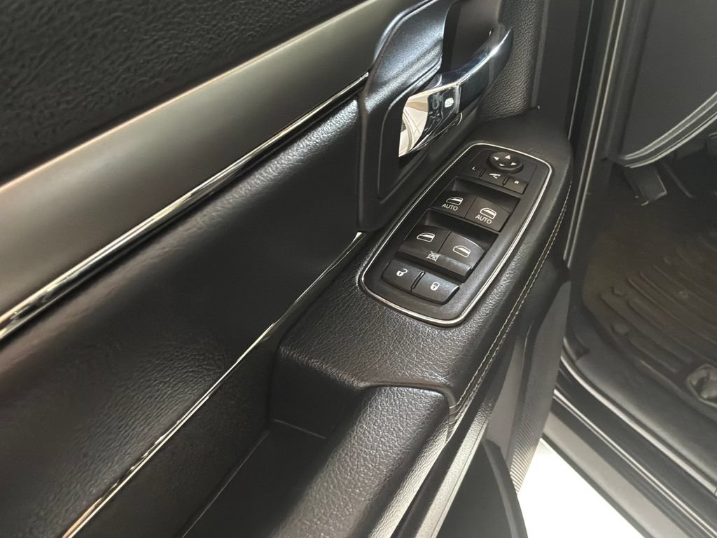 Used 2015 RAM 1500 Sport w/ Black Ram 1500 Sport Group AWD/4WD image 8