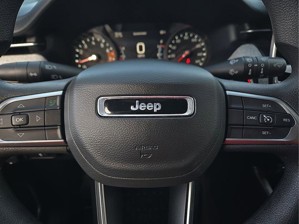 Used 2025 Jeep Compass Sport image 20