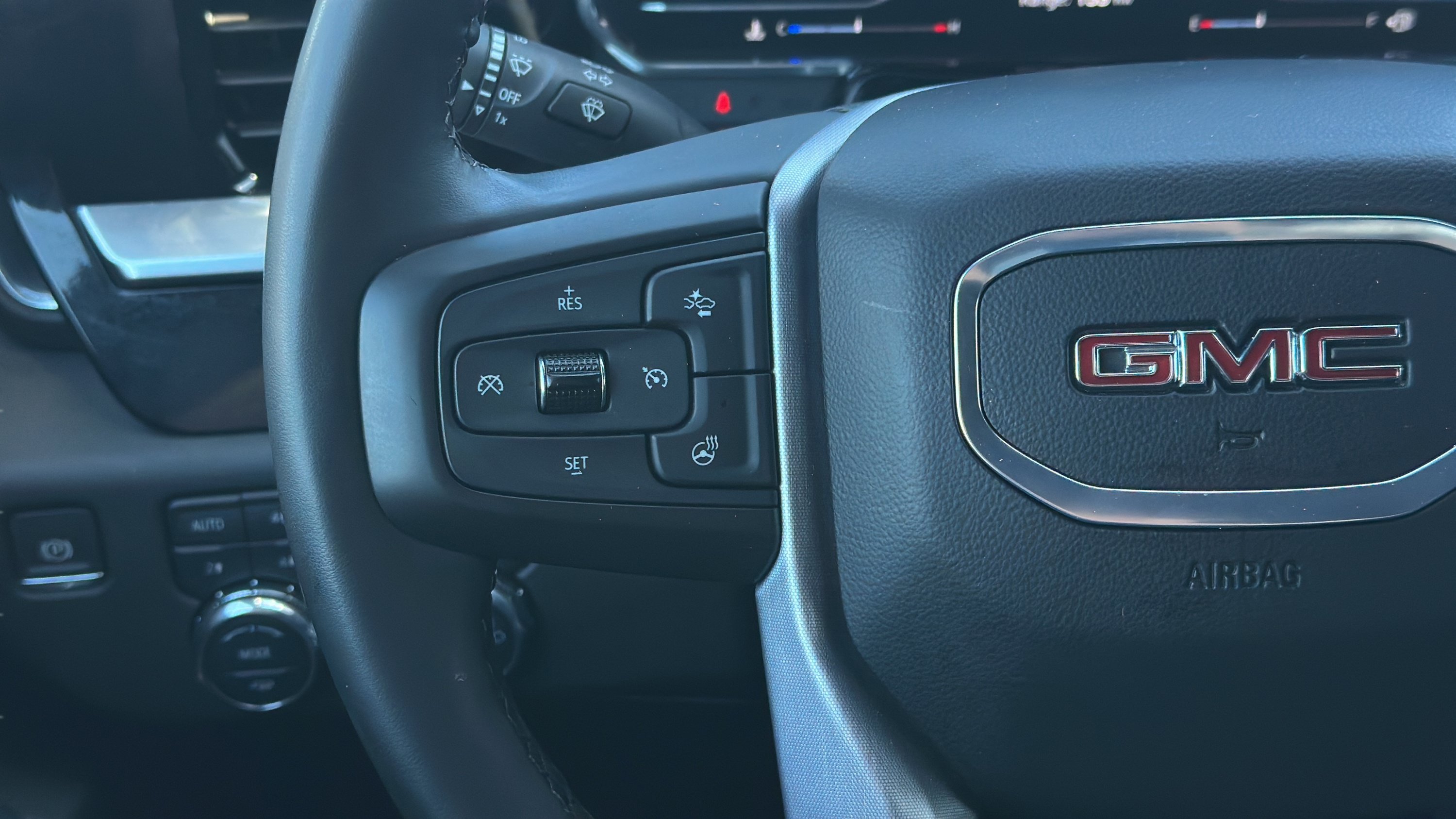 Used 2024 GMC Sierra 3500 SLT w/ SLT Premium Package AWD/4WD image 11