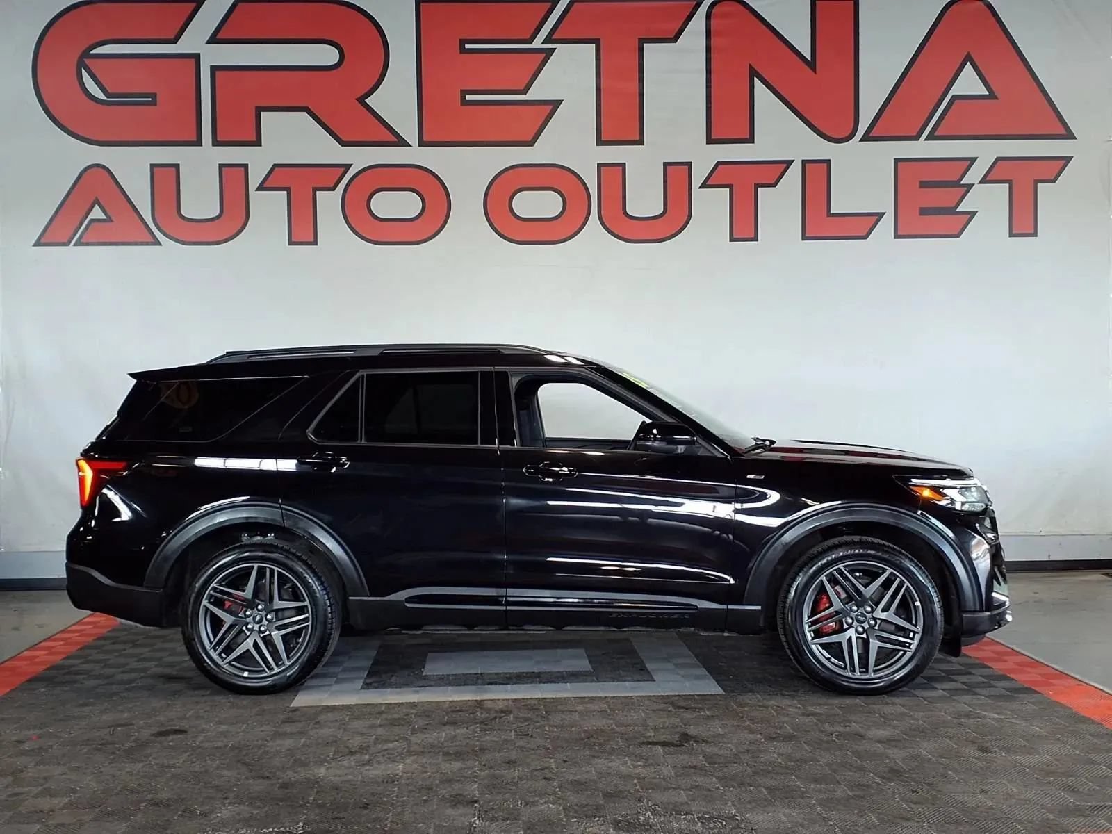Used 2025 Ford Explorer ST-Line w/ ST-Line Street Pack AWD/4WD image 1