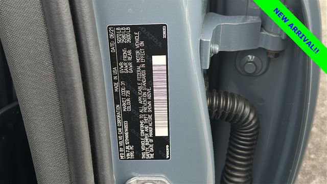 Used 2022 Volvo S60 B5 R-Design image 32