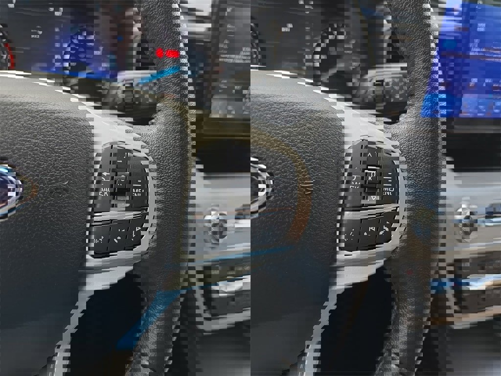 Used 2021 Ford Explorer XLT w/ Equipment Group 202A image 19