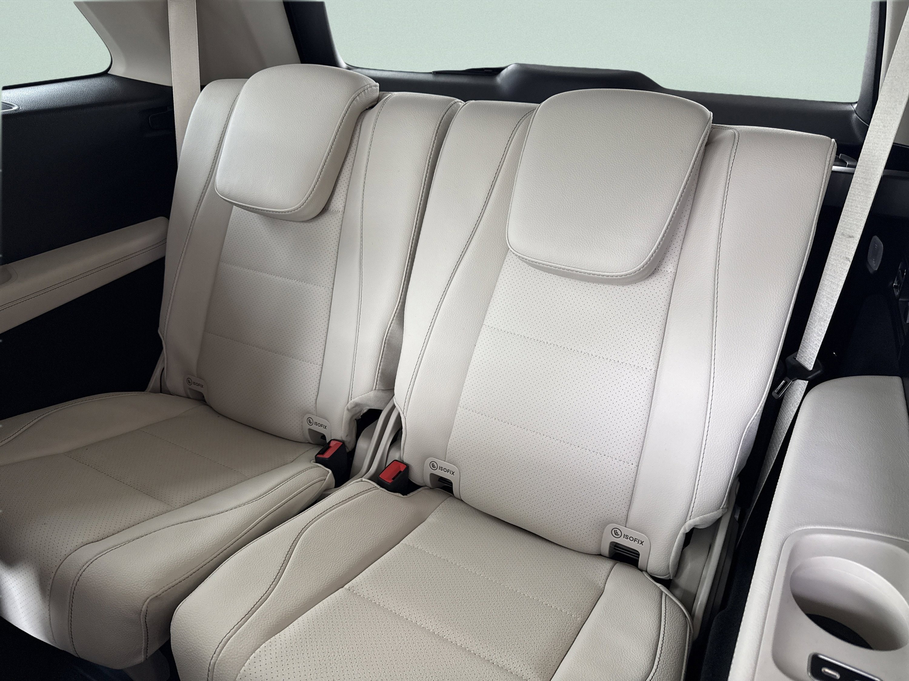 Certified 2026 Mercedes-Benz GLS 450 4MATIC image 37