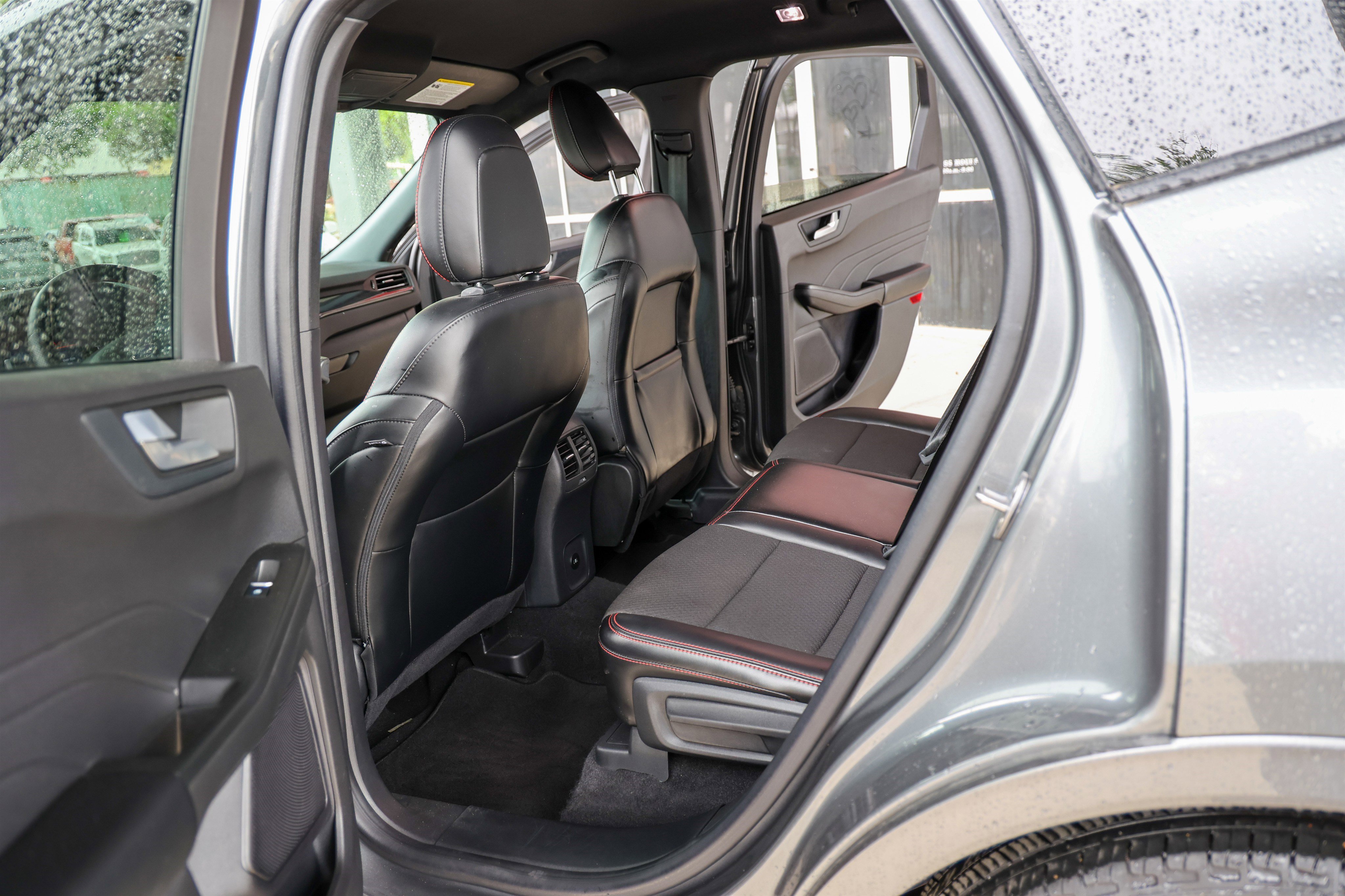 Used 2024 Ford Escape ST-Line image 36