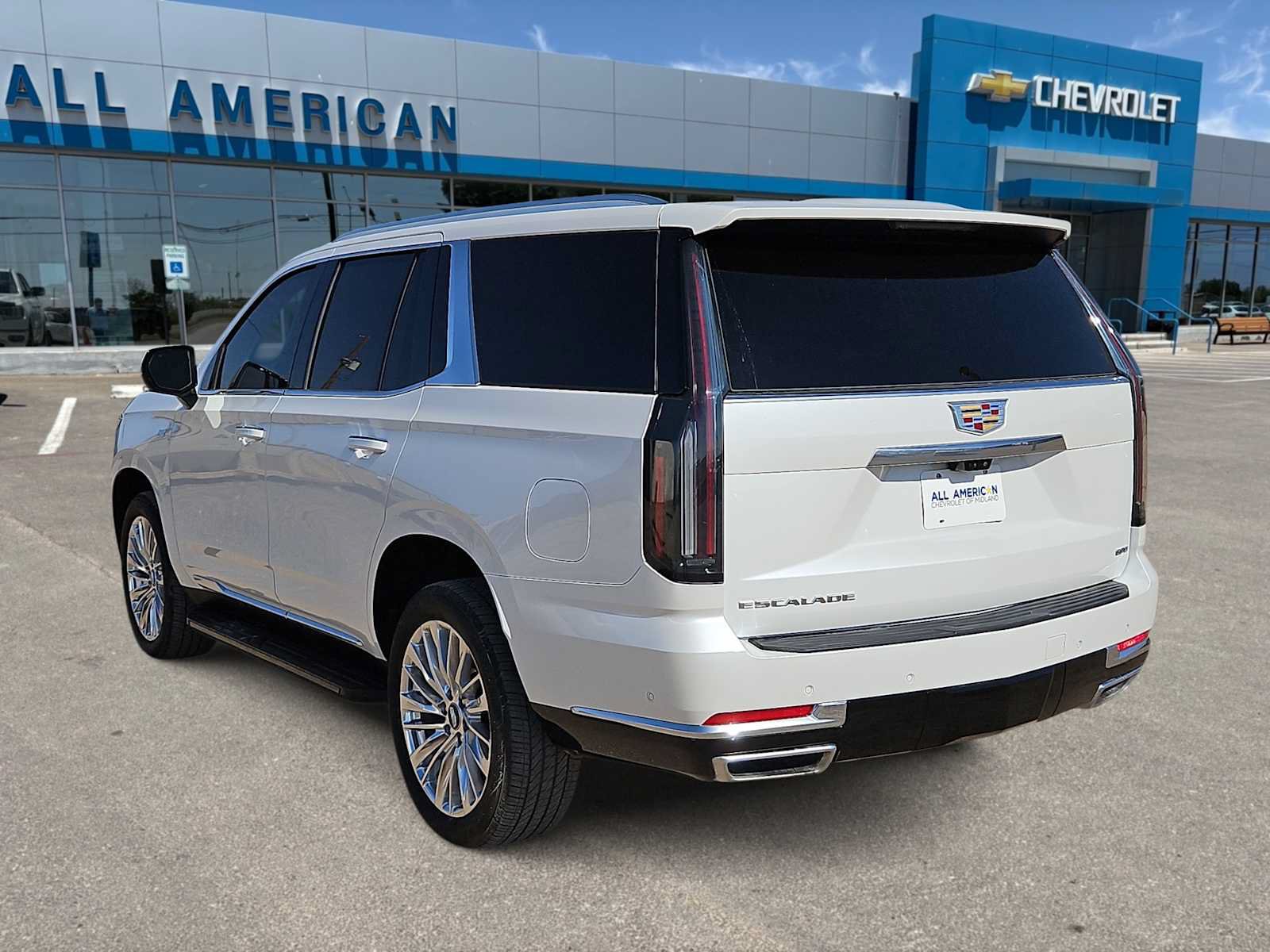 Used 2025 Cadillac Escalade Premium Luxury AWD/4WD image 6