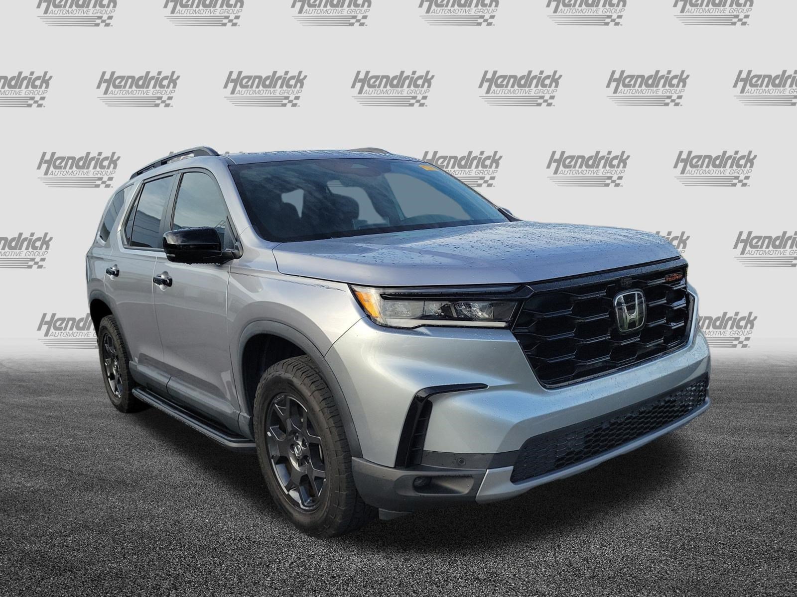 Used 2024 Honda Pilot TrailSport image 2