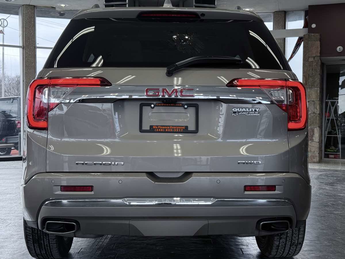 Used 2023 GMC Acadia Denali w/ Denali Ultimate Package image 13
