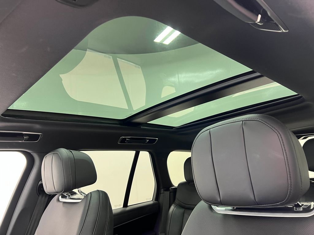 Used 2024 Land Rover Range Rover SE AWD/4WD image 13