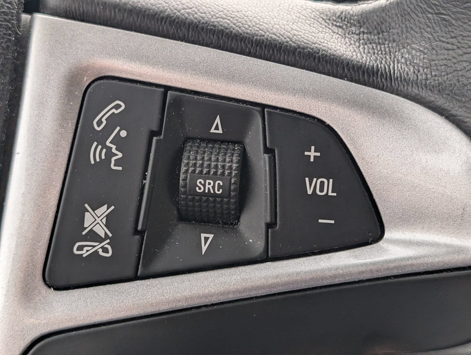 Used 2015 Chevrolet Equinox LT FWD image 12