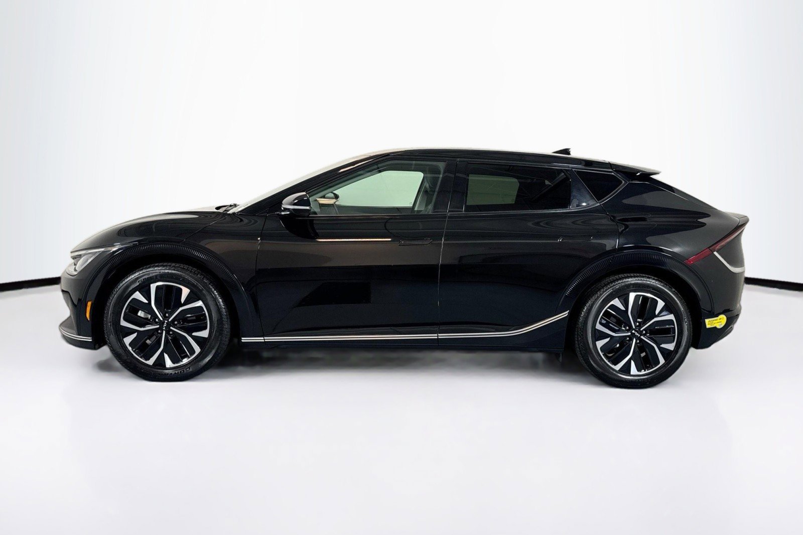 Used 2022 Kia EV6 Wind image 8