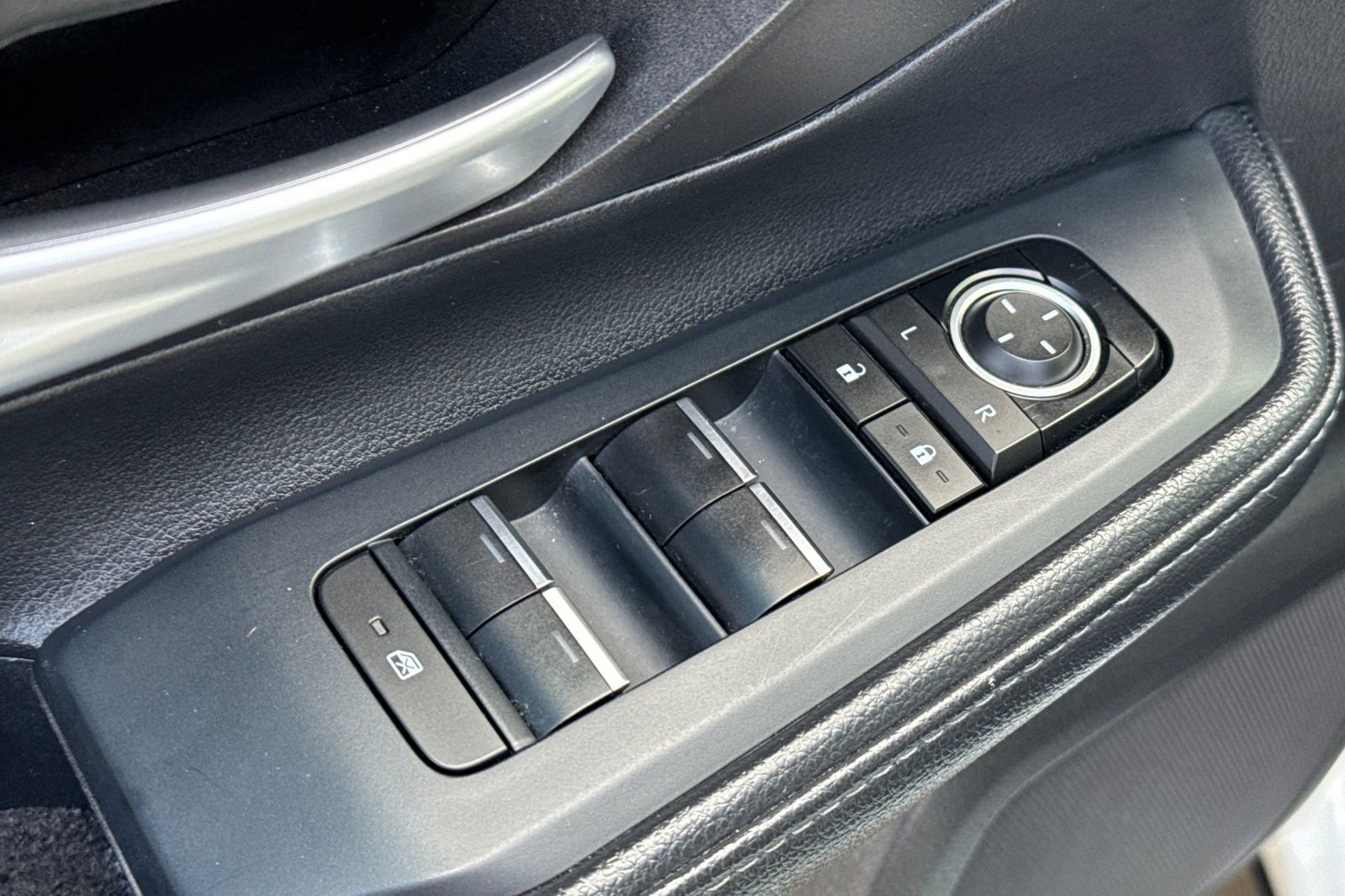 Used 2025 Toyota Grand Highlander AWD image 13