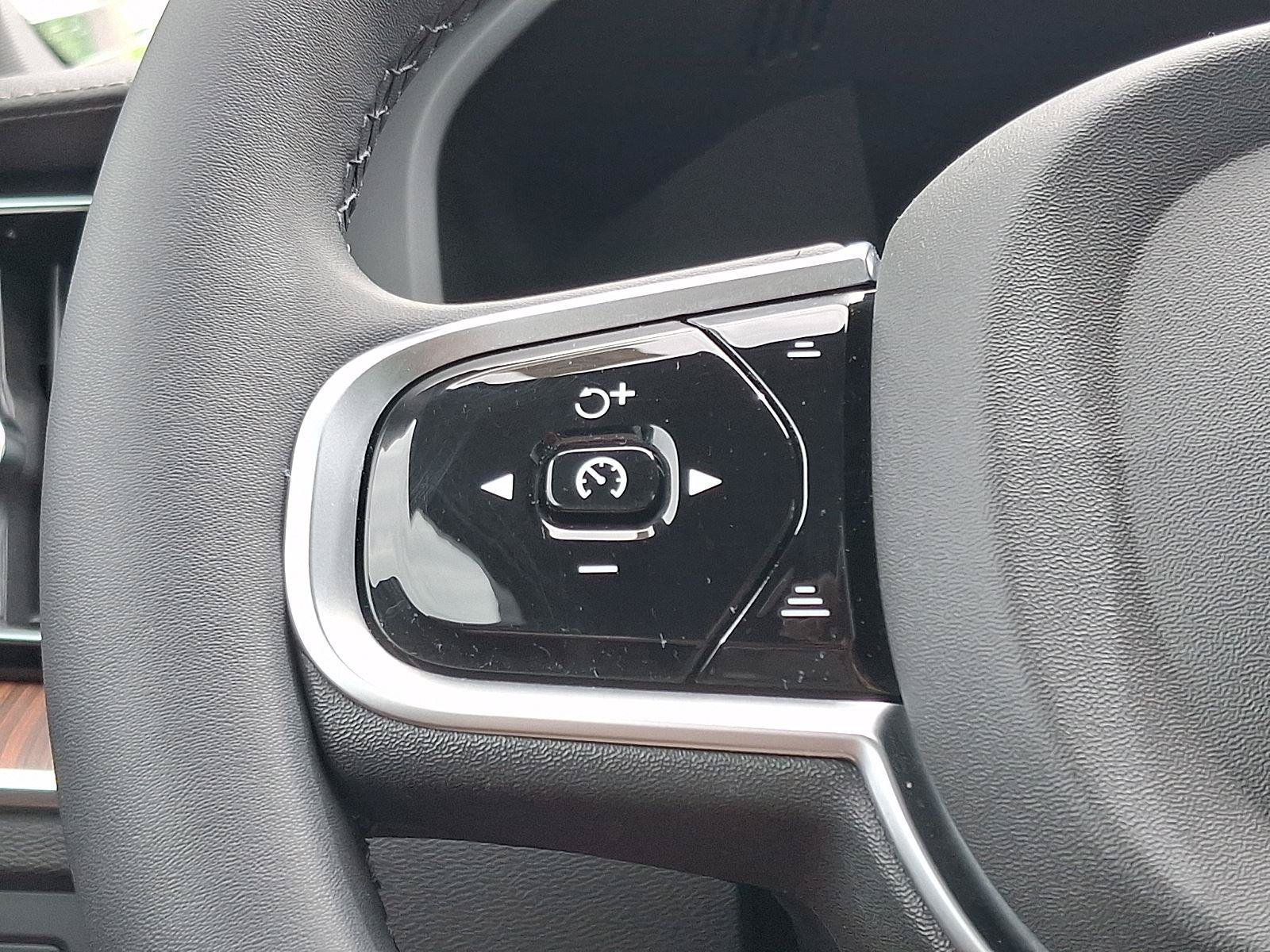 Certified 2023 Volvo XC60 B6 Ultimate w/ Climate Package AWD/4WD image 23